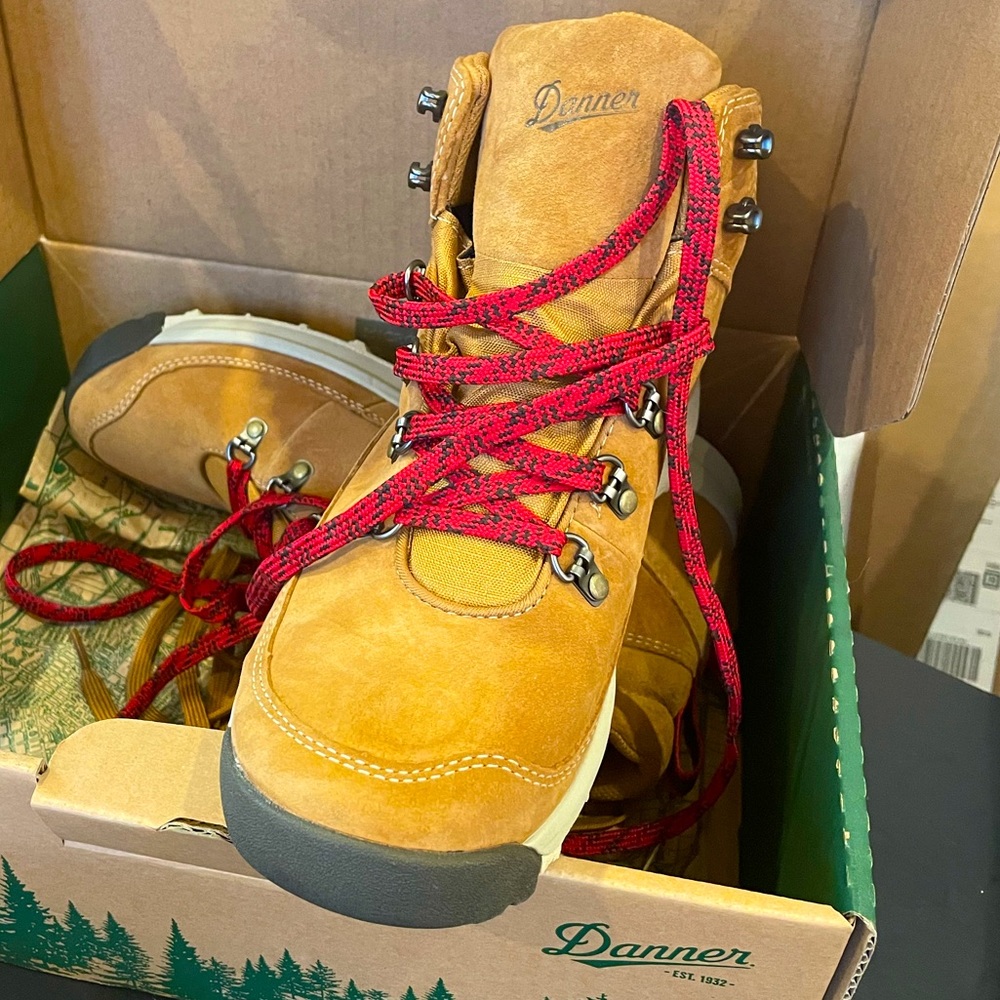 Danner women’s adrika hiking boot Sienna tan 8.5